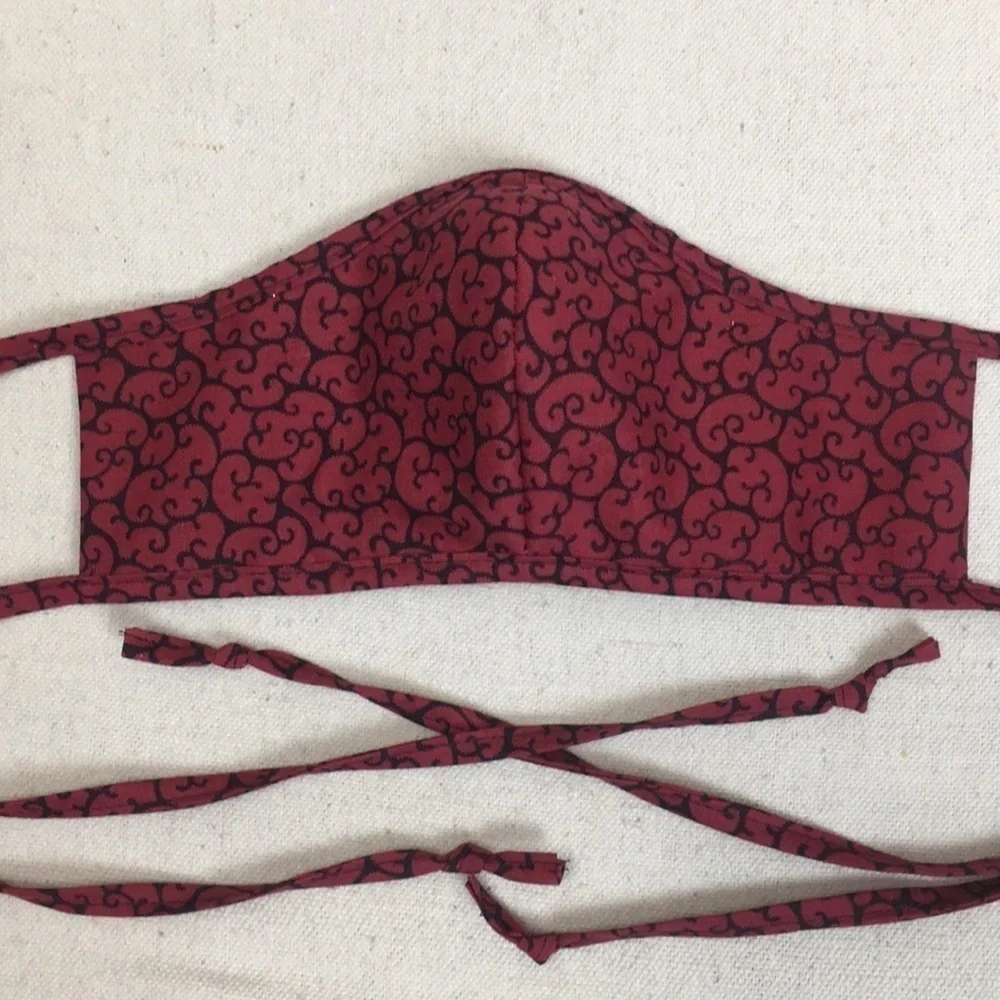 Red/black Swirl Fitted Fabric Face mask pocket
